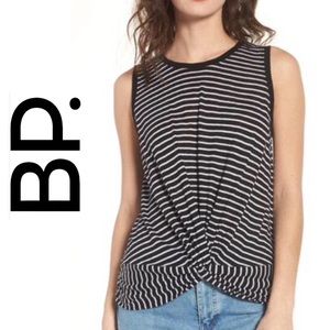 BP♦️B&W Striped Tank w/Knotted Front Hem